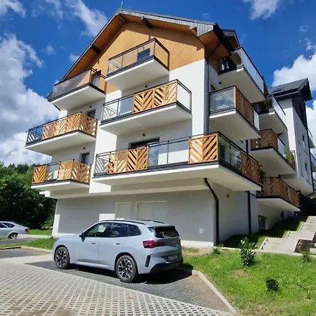 Nova Szrenica View شكلارسكا بوريبا